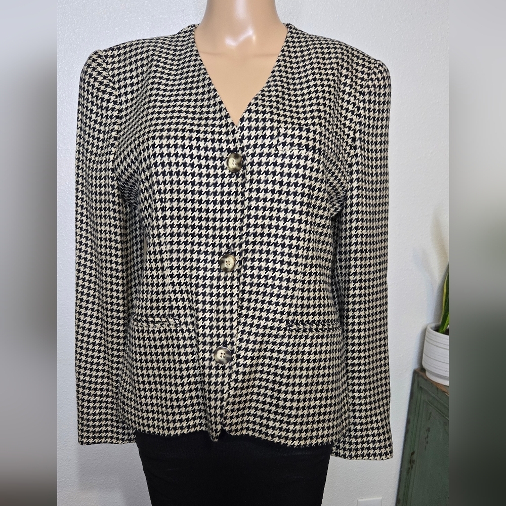 Blazer‎
